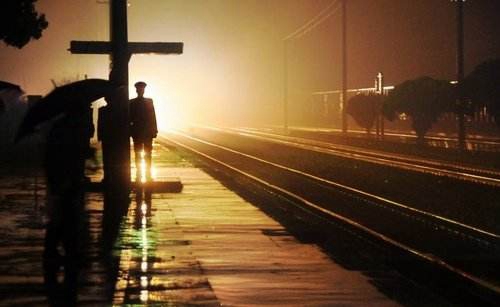 《鋼鐵女漢子：現代女性力量的象征》